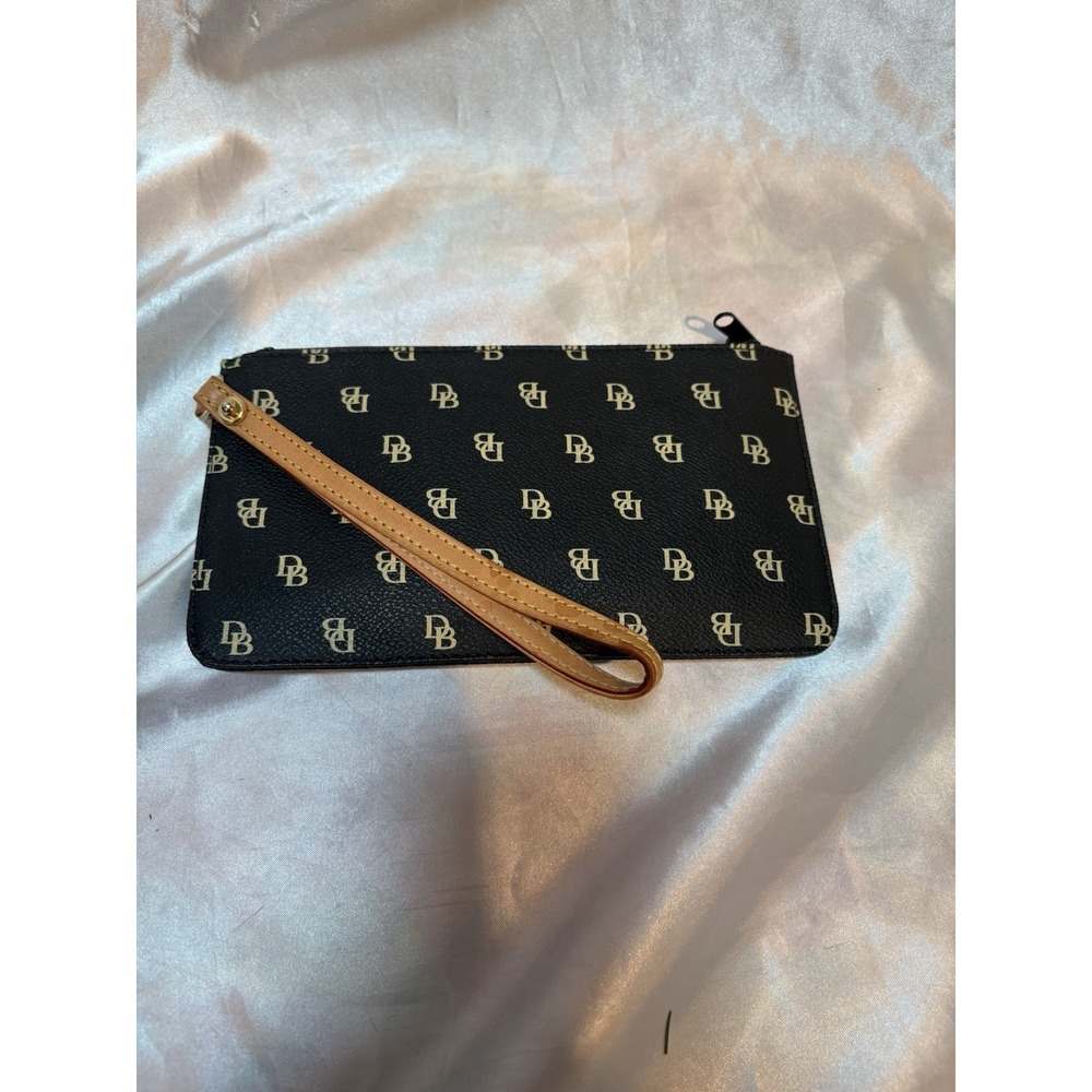 Dooney and Bourke Black tan Tab Women's Wristlet Wallet w/ keychain insert